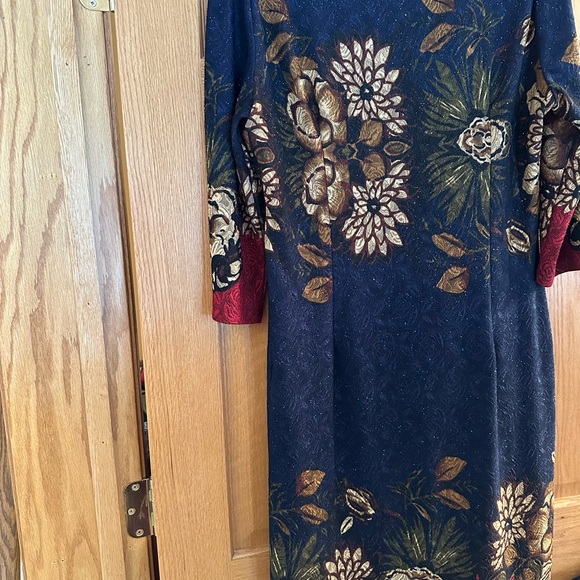 Ladies Sparkly Navy and Cranberry Floral Dress. Sz16 16 .figure flattering . - Picture 4 of 4